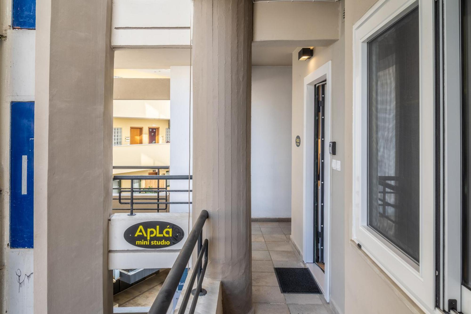 Apla Mini Studio In Downtown Heraklion Exterior foto